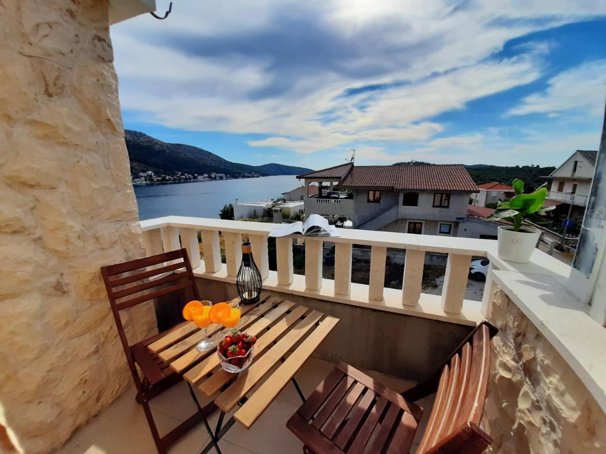 Apartamento Holiday Beach House Grebaštica Exterior foto