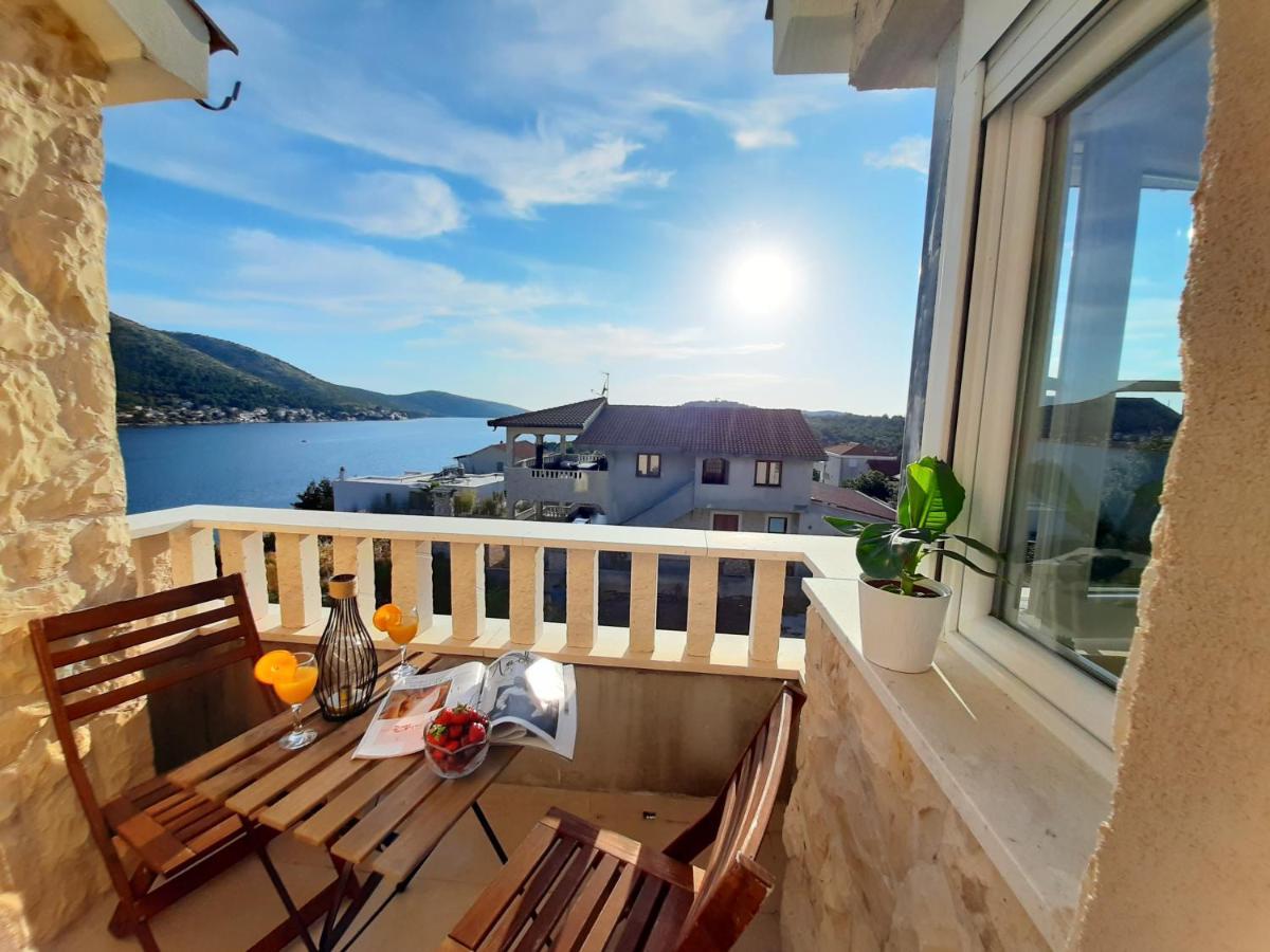 Apartamento Holiday Beach House Grebaštica Exterior foto