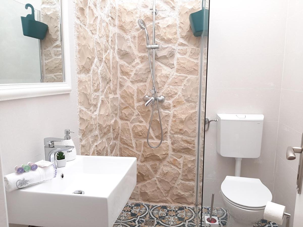 Apartamento Holiday Beach House Grebaštica Exterior foto