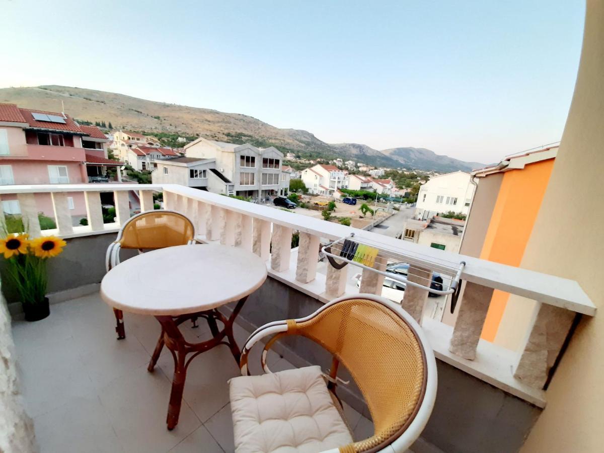 Apartamento Holiday Beach House Grebaštica Exterior foto
